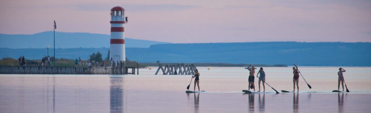 Stand Up Paddler am Neusiedlersee